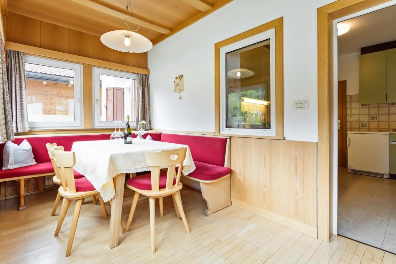 Villa Alpina Apartments Santa Cristina Val Gardena Екстер'єр фото